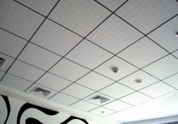 Металлические подвесные потолки купить — Цена на алюминиевые потолочные системы
