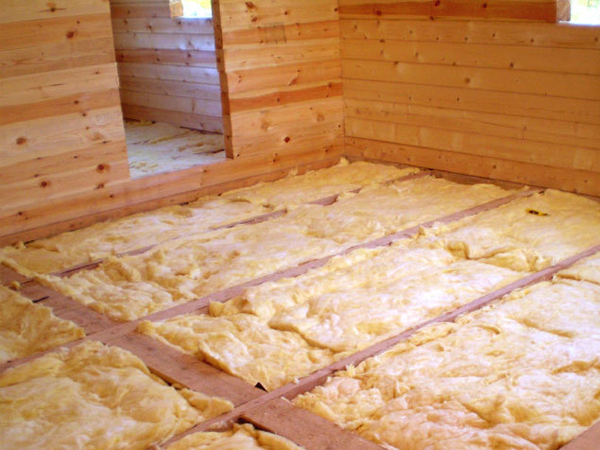 Как утеплить пол в деревянном доме: полезная инструкция